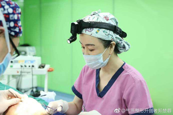 自体脂肪隆胸多少钱?北京自体脂肪填充医生